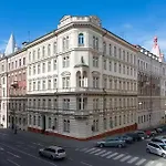 Riverside Palace Apartments