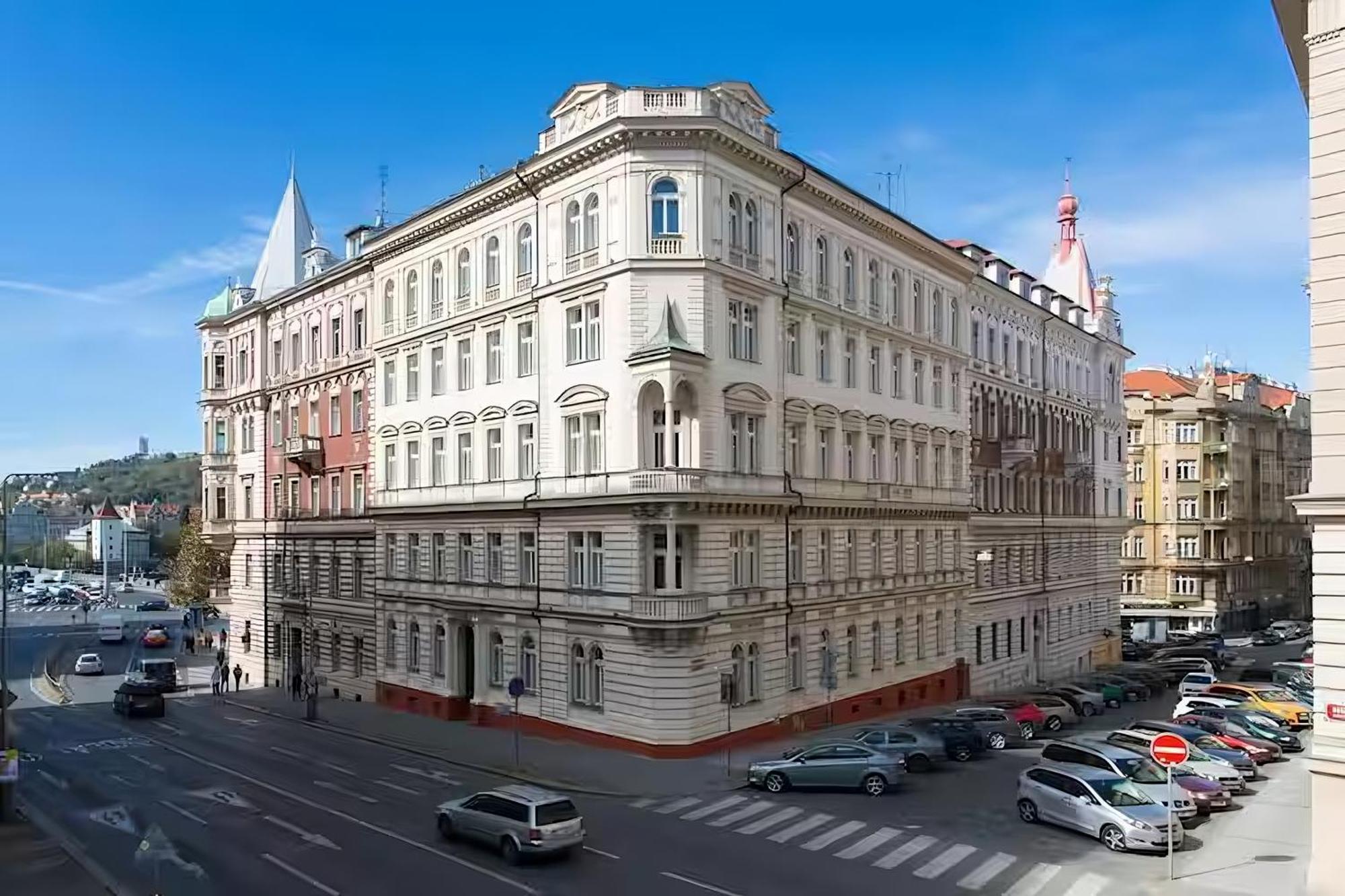 Riverside Palace