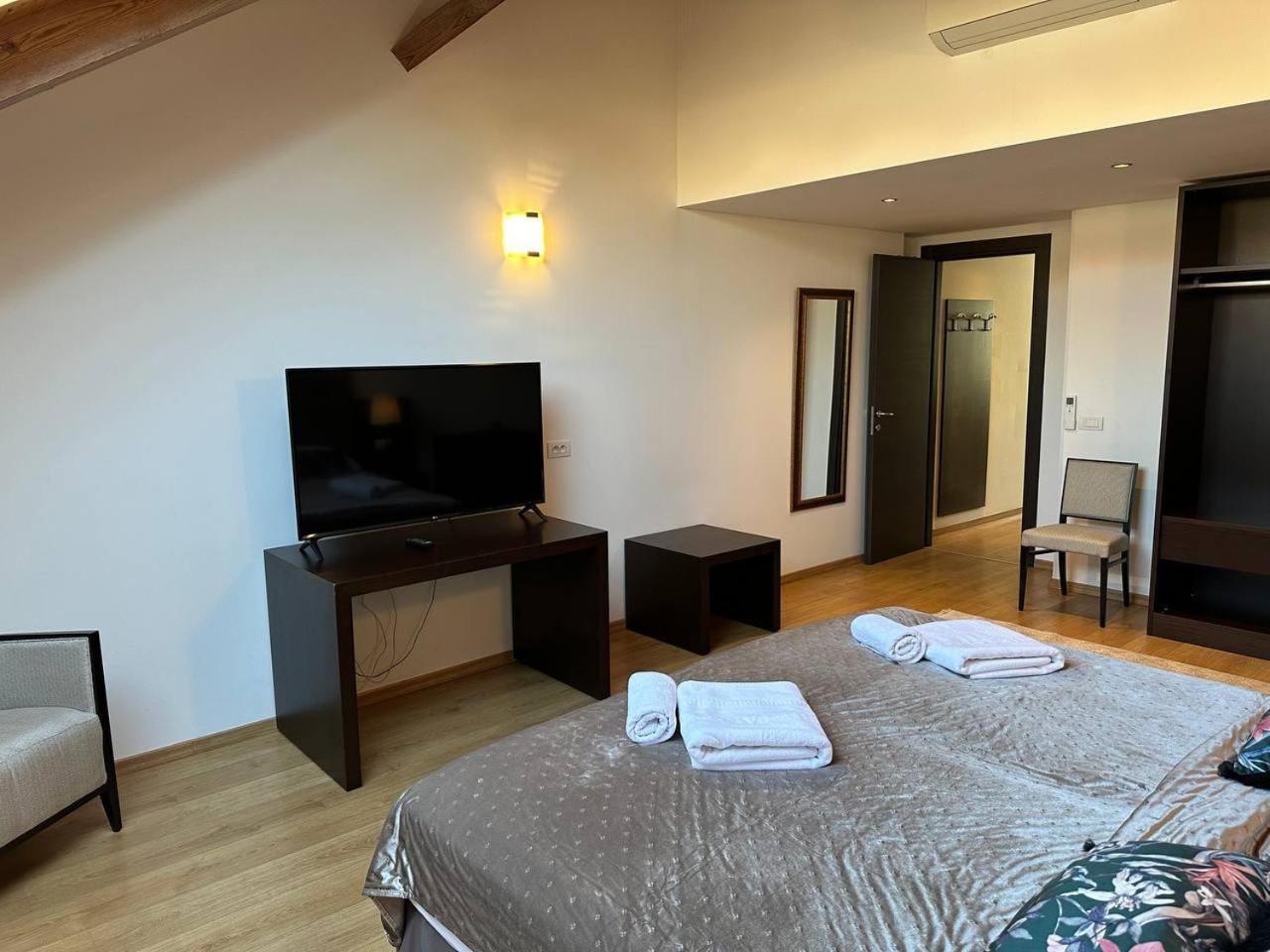 Apartment Riverside Palace