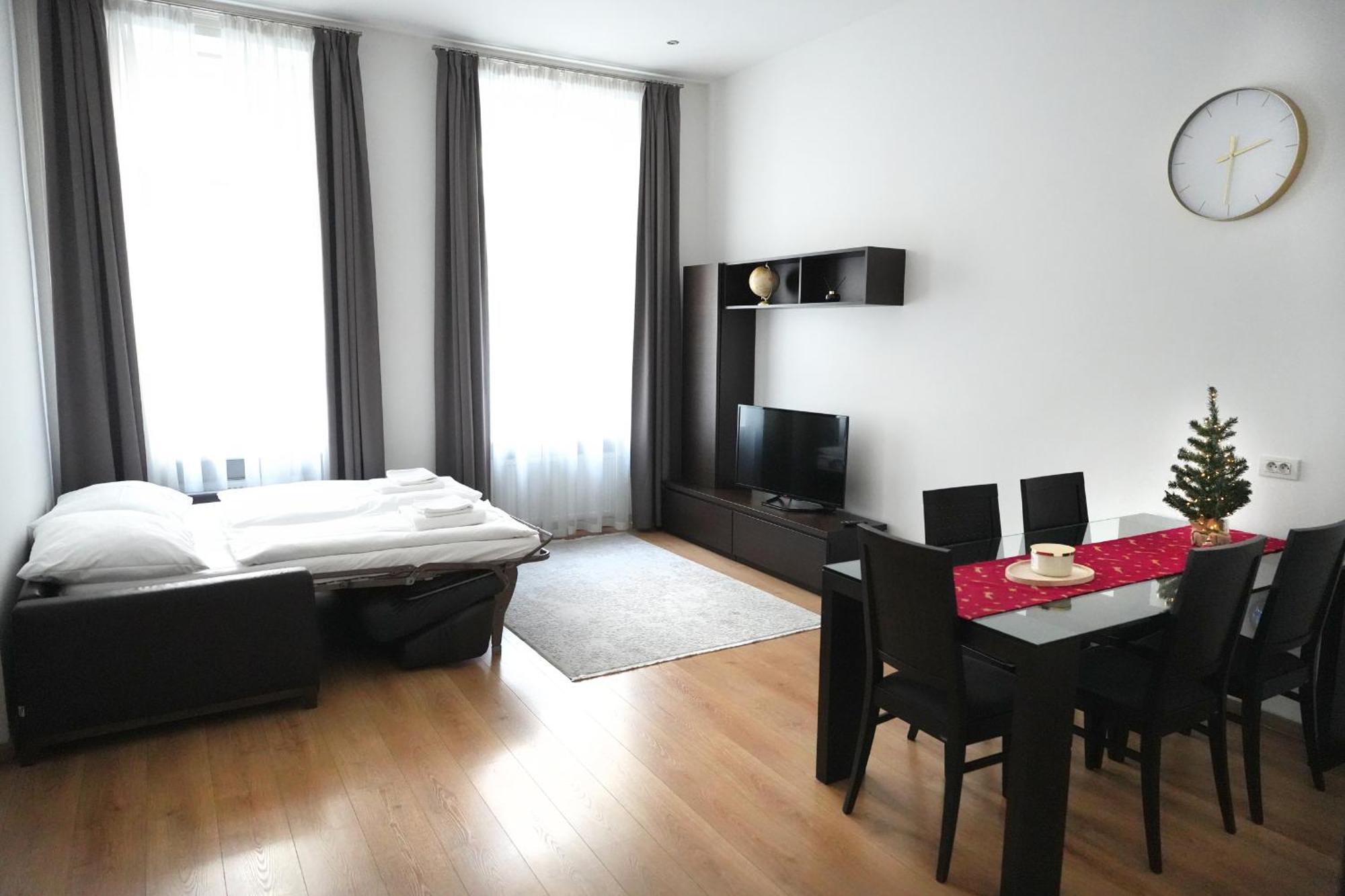 Riverside Palace *