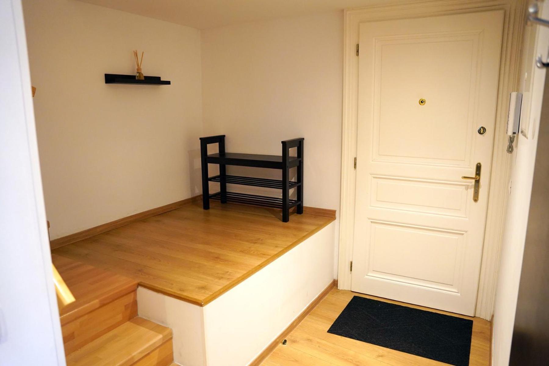 Riverside Palace Apartment